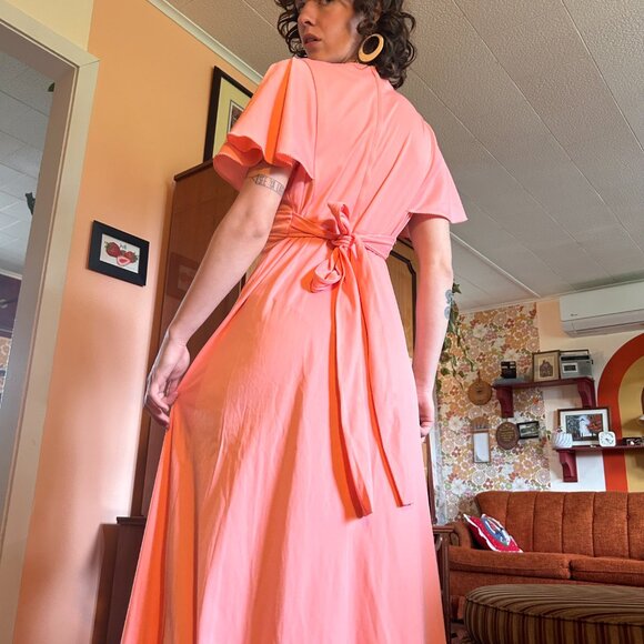 1970s prairie maxi dress in pale pink with butterfly cap sleeves and empire wais - Picture 4 of 16